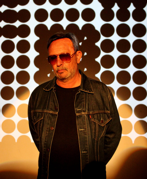 Cabaret Voltaire kündigen Konzerte an Mallinder